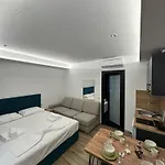 Io\'S Apartments